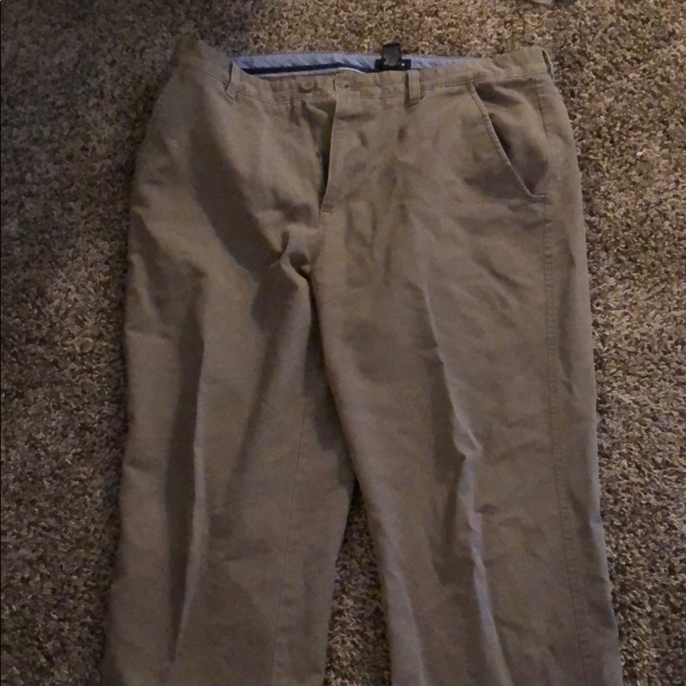 Men’s dark khaki pants